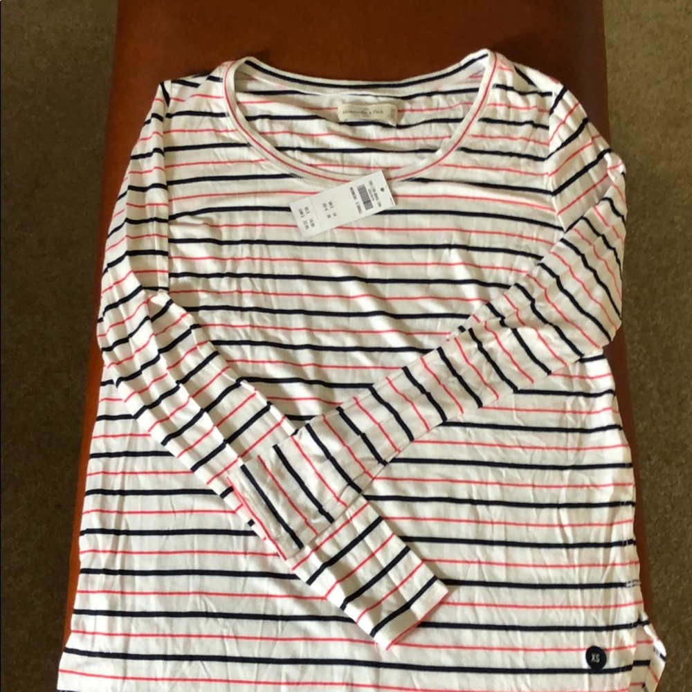 New Abercrombie & Fitch long sleeve tshirt